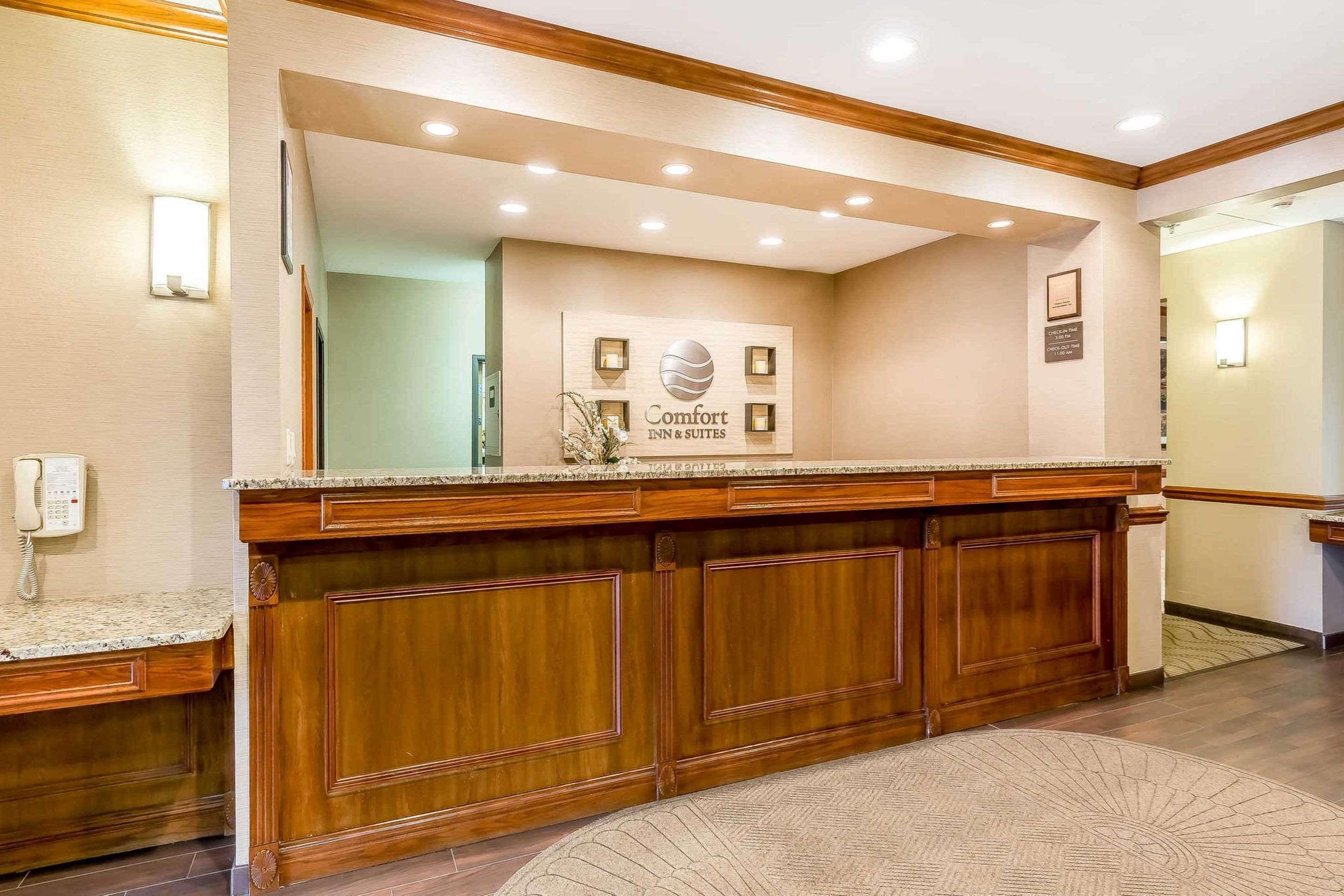 Hotel Comfort & East Moline
