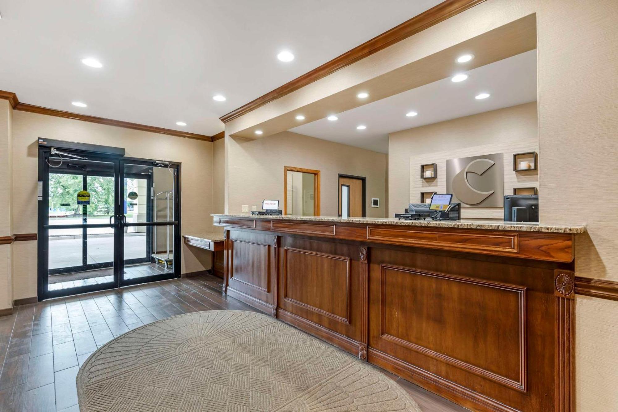 Comfort & 3* East Moline