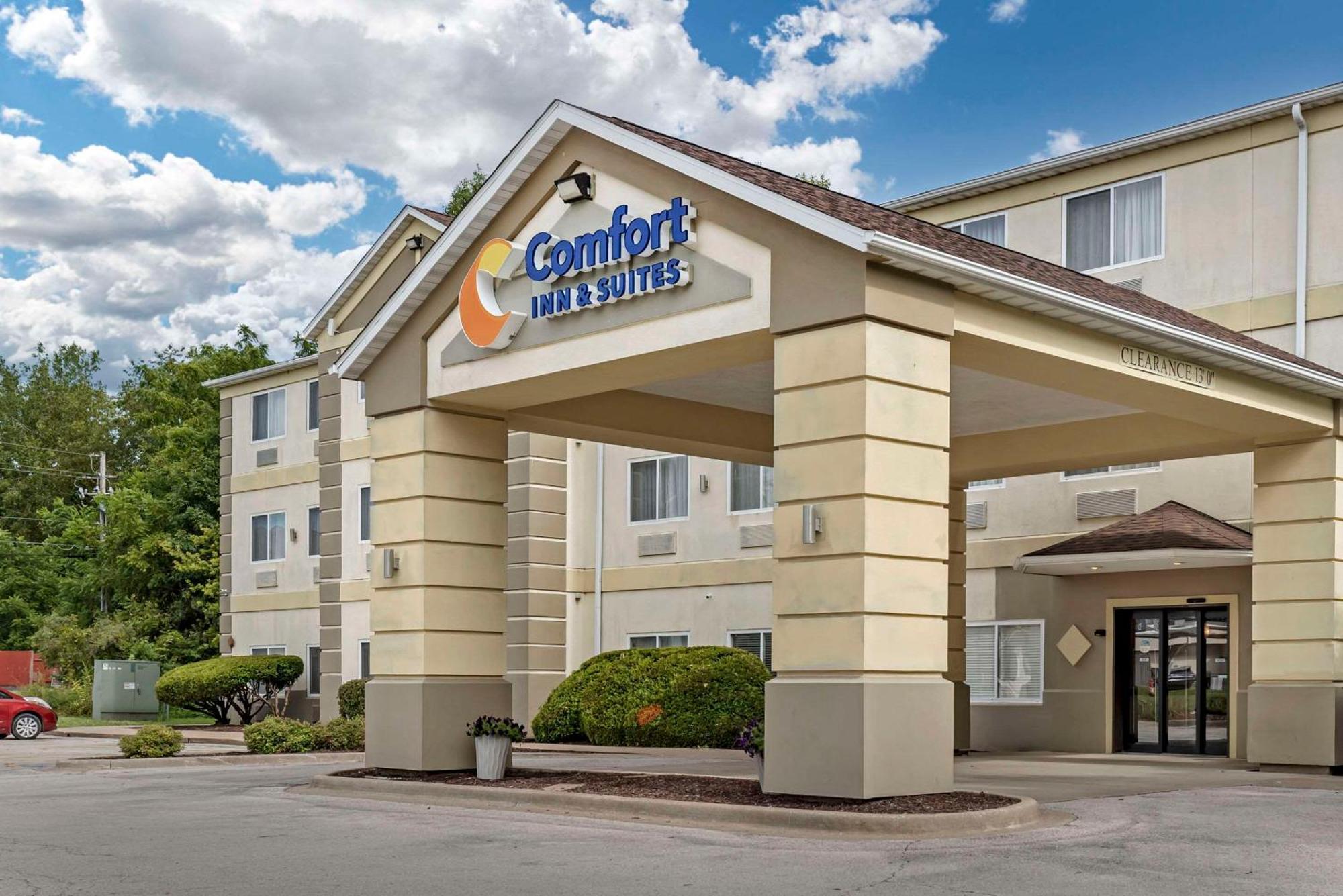 Hotel Comfort & East Moline
