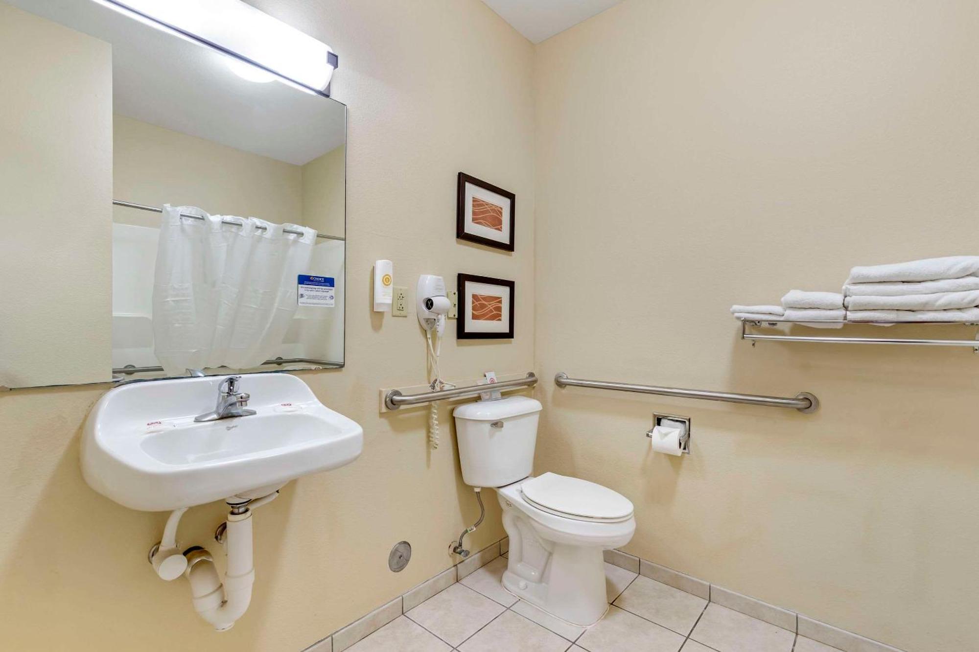 Comfort & 3* East Moline