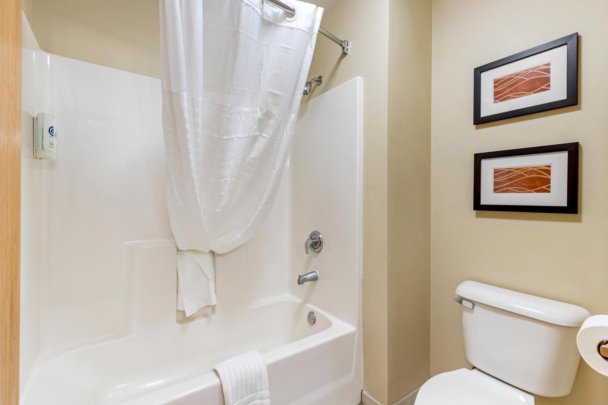Hotel Comfort &