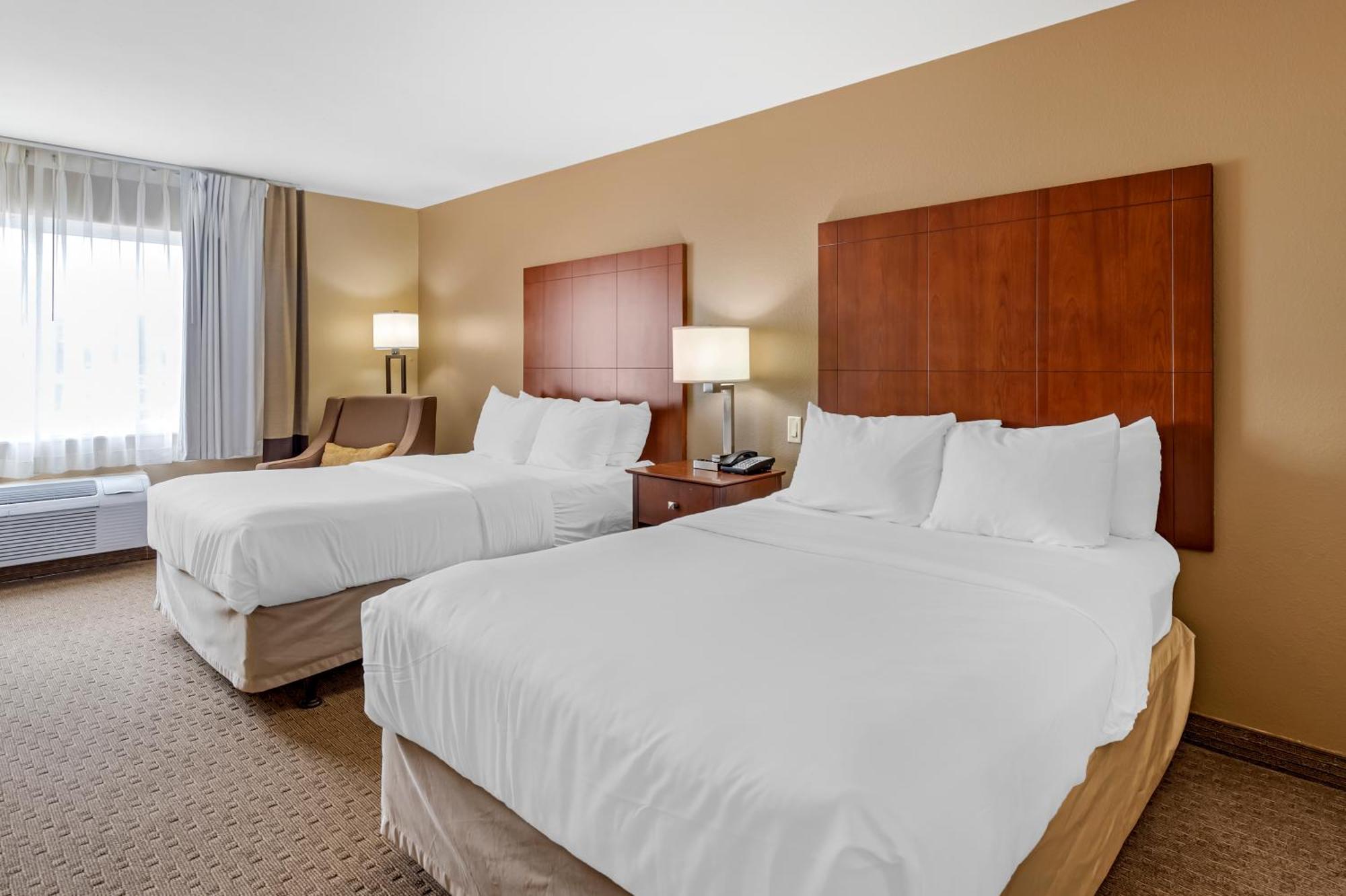 Comfort & Hotel East Moline